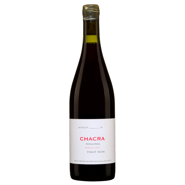 Bodega Chacra Treinta y Dos Pinot Noir Red Wine