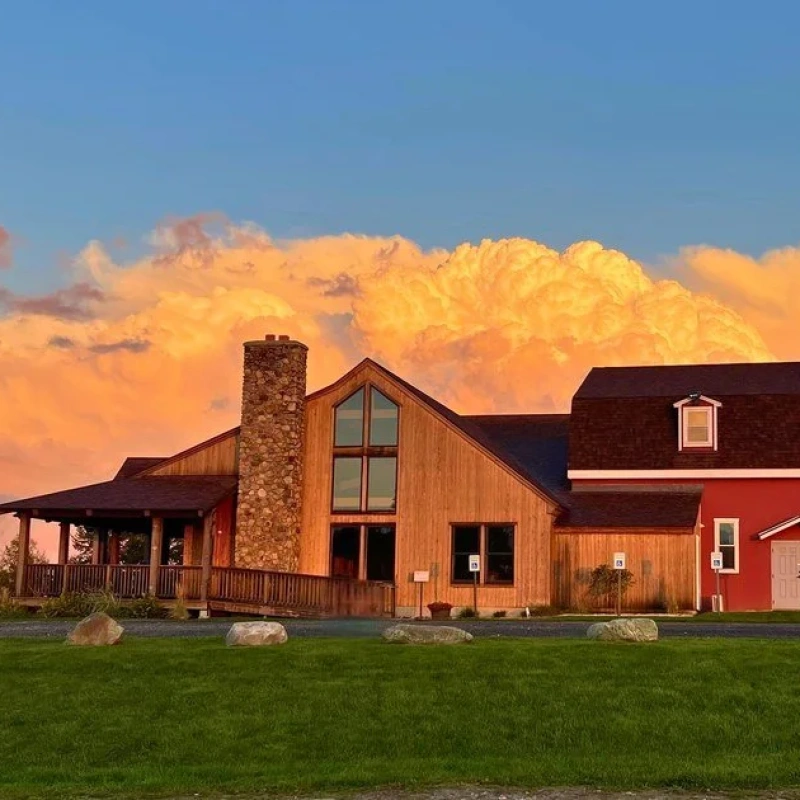 Hawk Ridge Winery